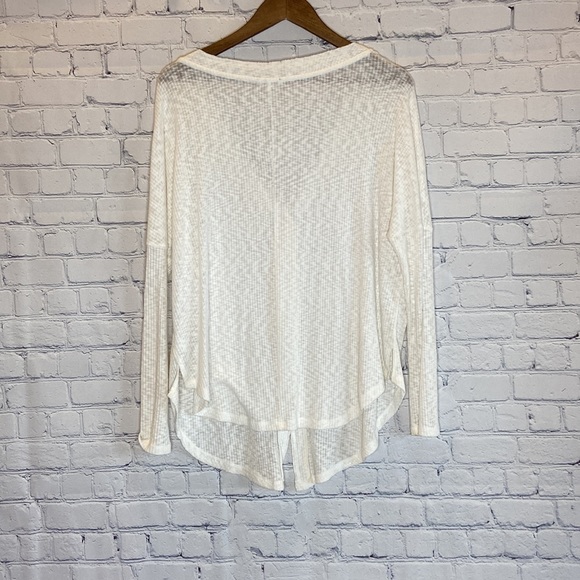 Calson White Long Sleeved Shirt - Picture 3 of 7